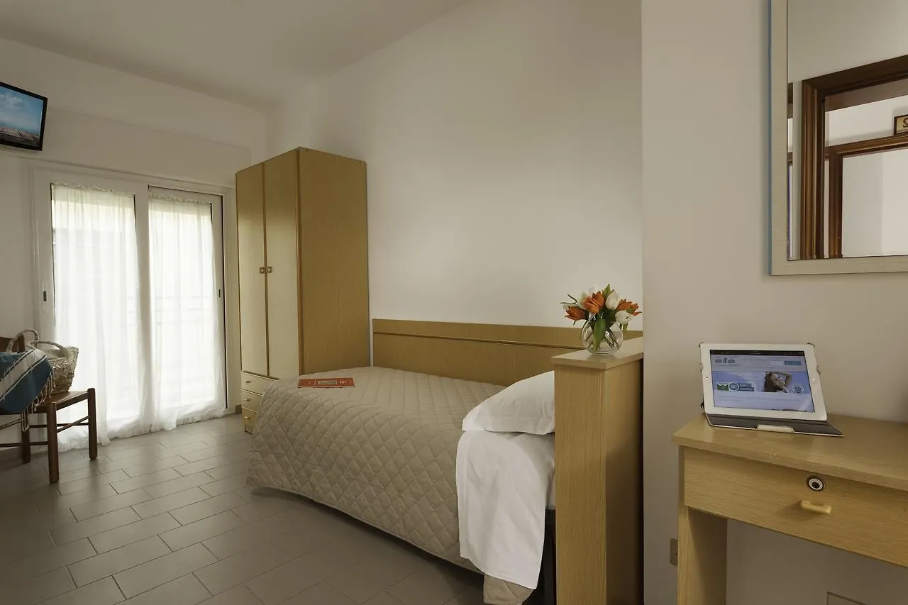 Hotel Ala Ριτσιόνε