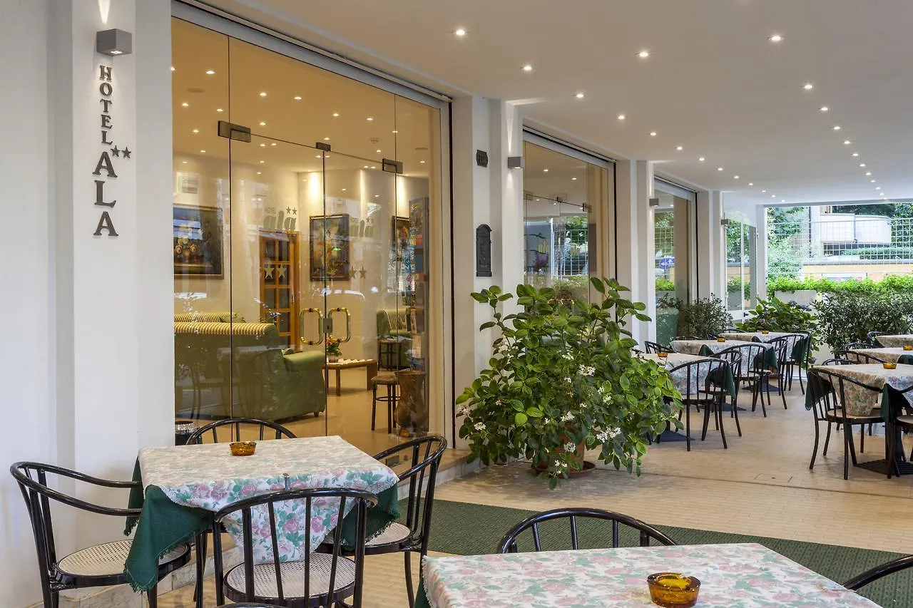 Hotel Ala Ριτσιόνε