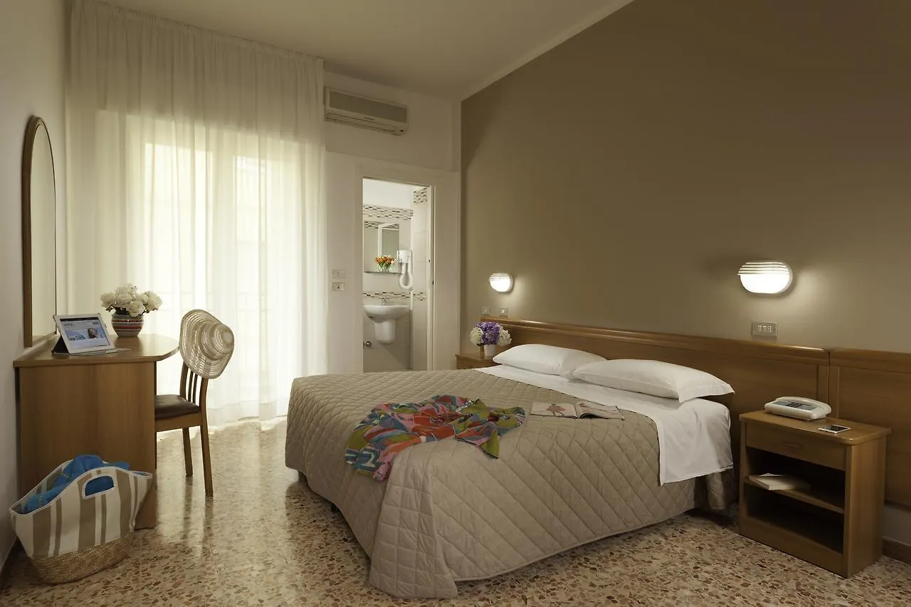 Hotel Ala Ριτσιόνε